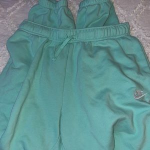 nike joggers women’s